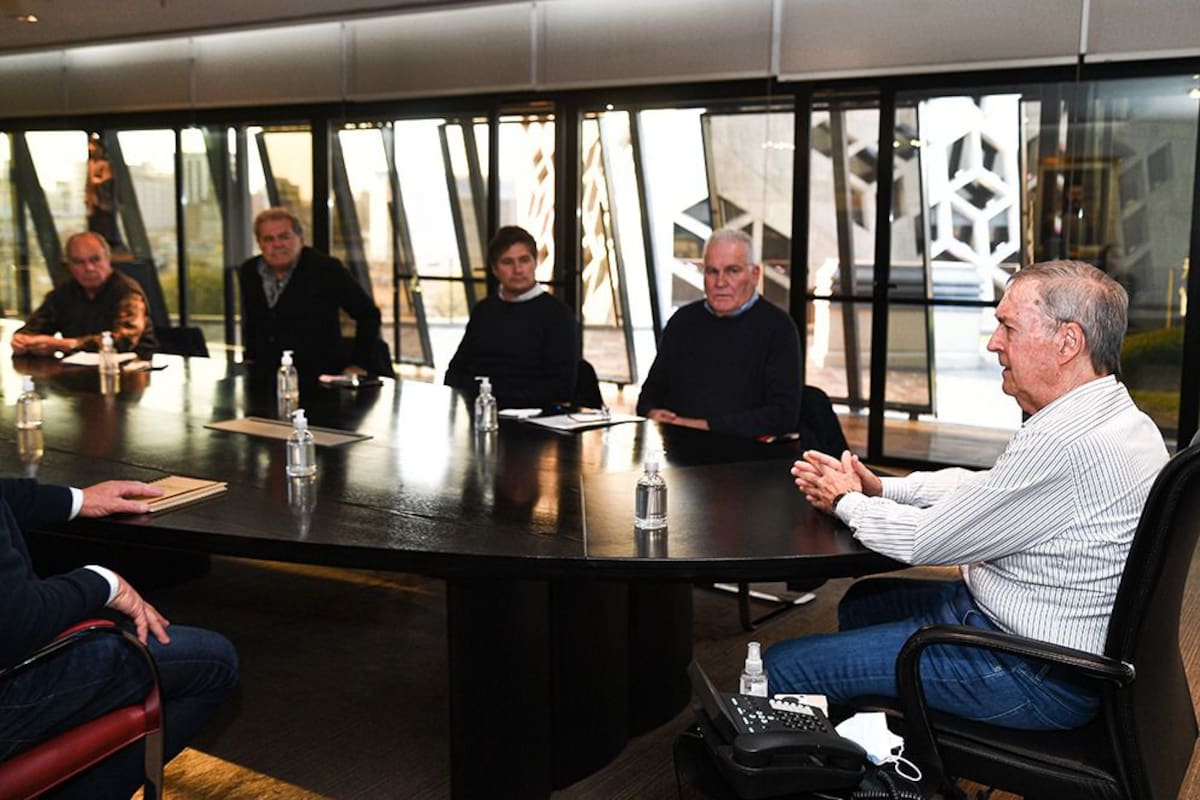 Schiaretti, en medio de la polémica, se reunió con la Mesa de Enlace local