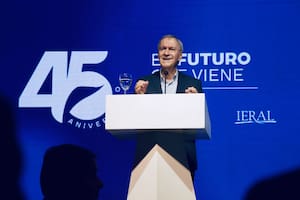 Schiaretti expuso ante empresarios en Córdoba.