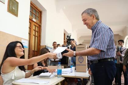 Schiaretti hizo equilibrio entre Macri y Fernández