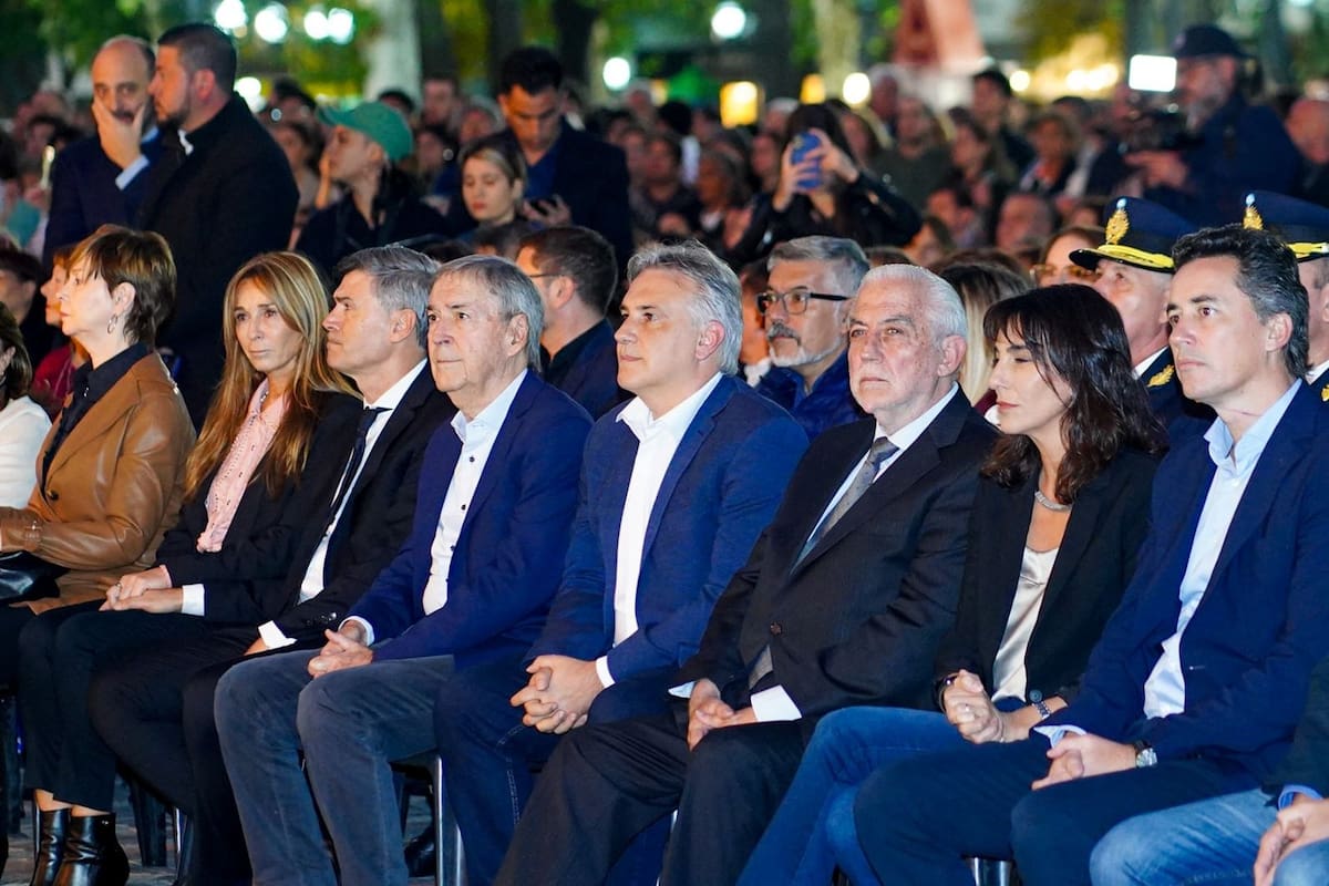 Schiaretti y Llaryora participaron de la ceremonia
