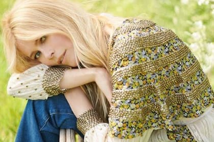 Schiffer, la icónica modelo alemana de los noventa, muestra su talento de forma polifacética a través del diseño