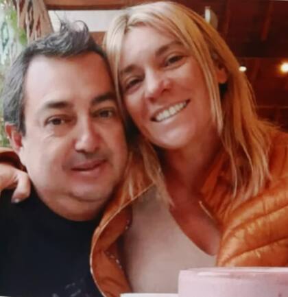 Schmalz y su pareja, Javier Alejandro Ojeda Jara trabajaban en un local de decoración y en una farmacia