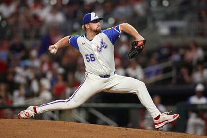 Schwellenbach poncha a 12 y Murphy conecta grand slam para que Bravos derroten 6-1 a Filis