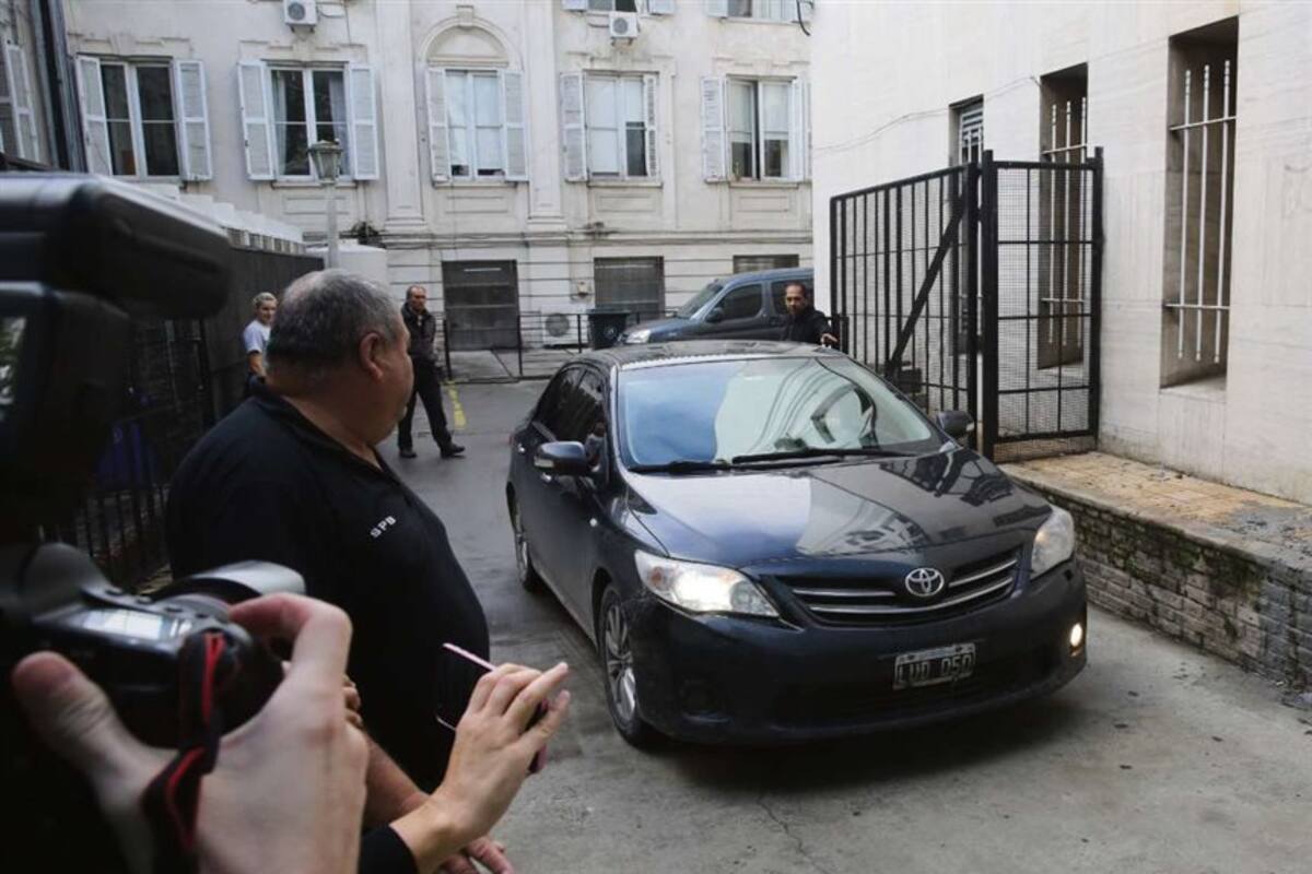 Scioli, al salir del juzgado federal de La Plata