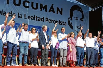Scioli, Bossio, Pichetto, Massa y Camaño, entre otros, acompañaron a Manzur en Tucumán