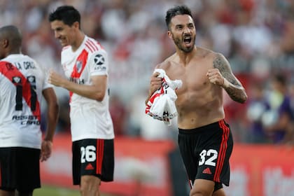 Scocco celebra el segundo gol de River, una perla individual
