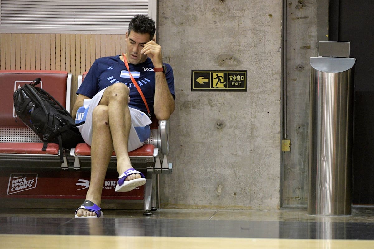 Scola debe analizar el futuro: si continúa en el conjunto albiceleste, por lo pronto, tendrá que conseguir un club; está en China y escucha ofertas