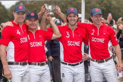 Scone, campeón de la Copa de la Reina: James Harper, David Paradice, Nicolás Pieres y James Beim