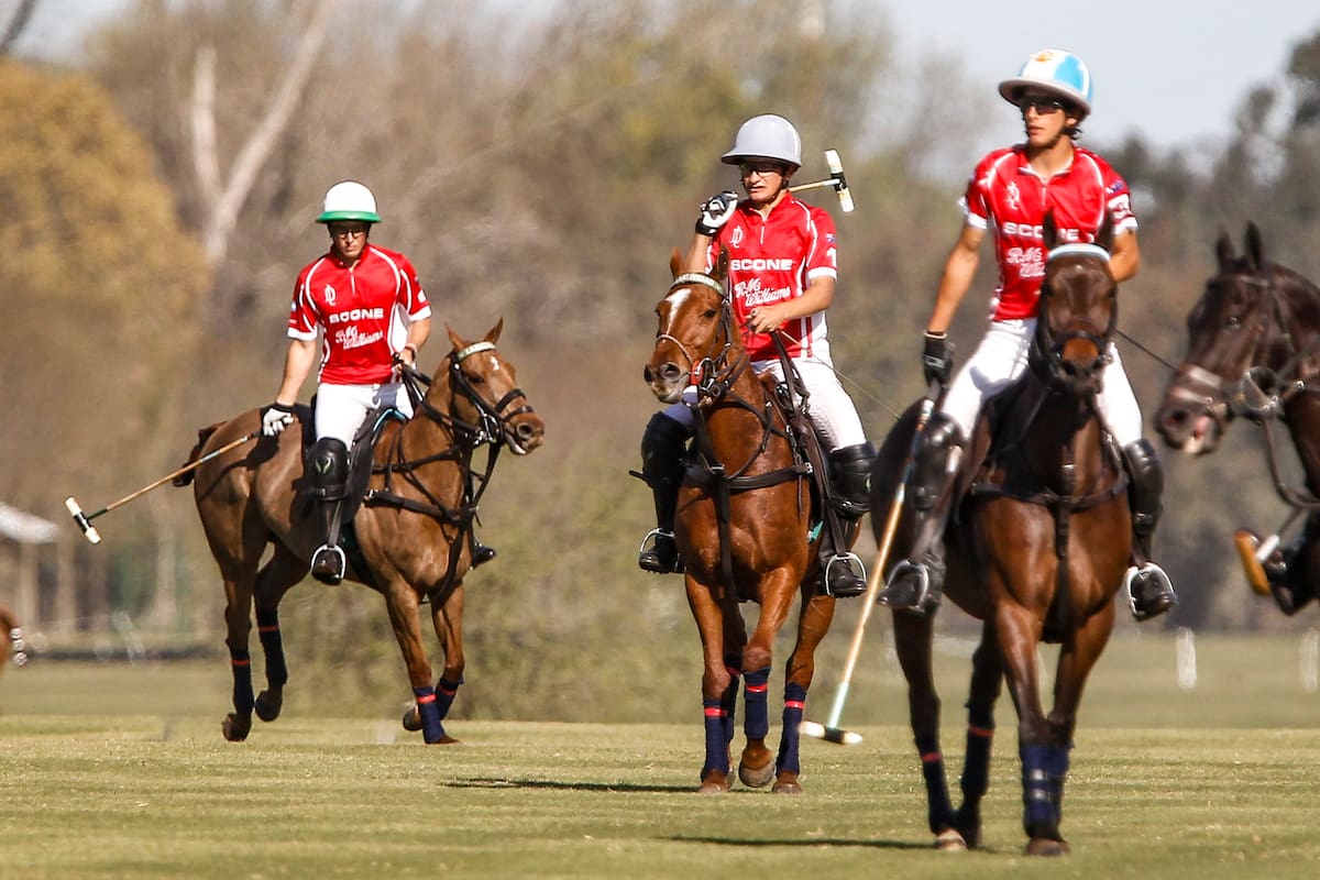 Scone, equipo de los hermanos Bartolomé (h) y Camilo Castagnola y su primo Adolfo Cambiaso (n), dominó contra Ellerstina Pilot y disputará la Copa Thai Polo en el Abierto de Jockey Club