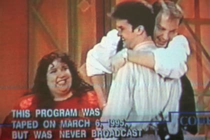 Scott Amedure (32) fue asesinado por su amigo Jonathan Schmitz (26), quien alegó sentirse "humillado" por la víctima