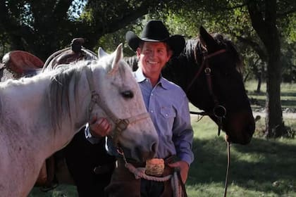 Scott Knudsen fue golpeado por un relámpago y vivió para contarlo