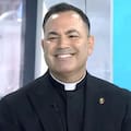 Era dueño de una de las empresas de cosméticos más famosas de EE.UU., pero lo dejó todo por Dios y se volvió sacerdote