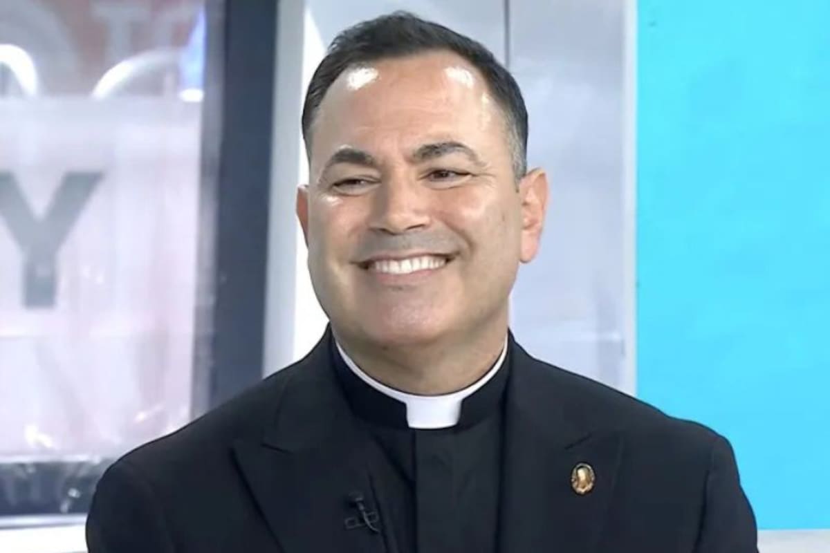 Scott Vicent Borba es actualmente sacerdote en California