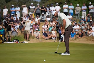 Scheffler lamenta putts fallados, pero está contento tras exhibición en el Abierto Británico