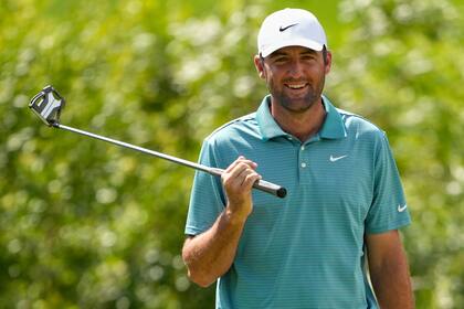 Scottie Scheffler toma ventaja de 3 golpes en Campeonato de la PGA y Vegas cae al 5to sitio