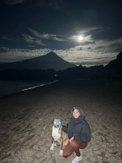 Se acercaba de madrugada y buscaba cariño