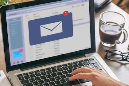 Se aconseja dedicar un rato para hacer limpieza de correos electrónicos que ya no sirven