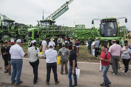 Se adaptó a lo dispuesto por los gobiernos nacional, provincial y municipal; ayer hubo mucha actividad con contratistas
