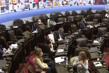 Se agrava el conflicto en el Congreso y el oficialismo avanza sin consensos