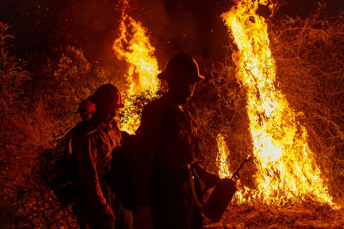 Se agrava la situación por le fuego en California