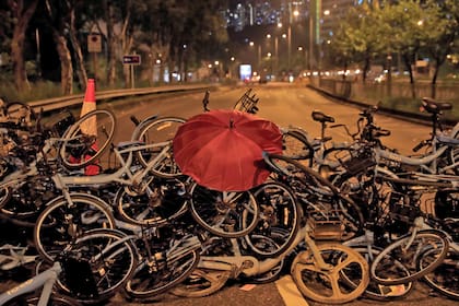Montañas de bicicletas para cortar las calles