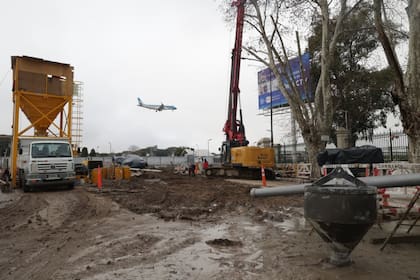 Se cavaron dos pozos de ataque, uno por extremo del futuro paso bajo nivel