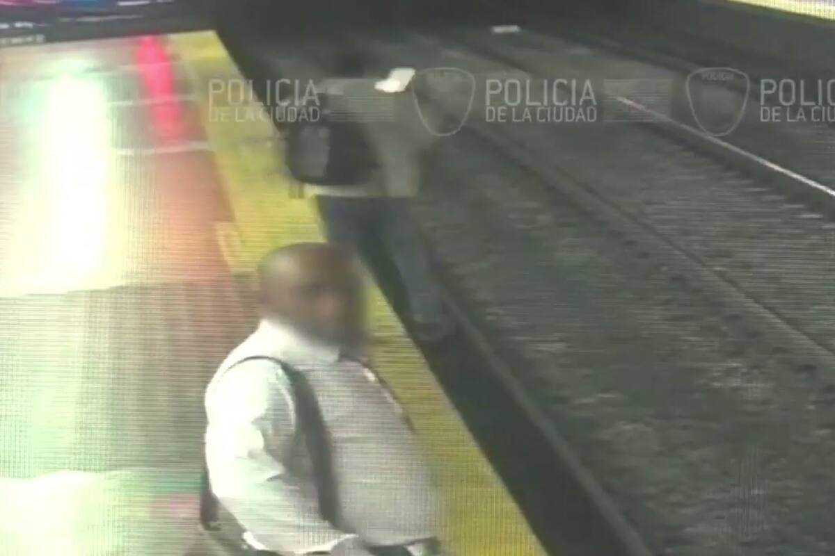 Se cayó a las vías del subte