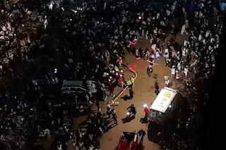 El momento en que un semáforo cae sobre un hombre en Mar del Plata