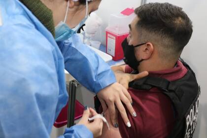 Se completó la vacunación de todo el personal estratégico de seguridad que se había empadronado