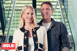 Maxi López posa por primera vez con su mujer, la modelo sueca Daniela Christiansson, y sus cinco hijos