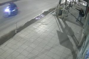 Se conoció otro video del momento en que el policía dispara