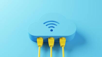 Se considera que usar ambas conexiones simultáneamente es bastante útil si tiene un servidor de medios con una conexión por cable que está separada de la red de su enrutador de Internet
Foto: iStock