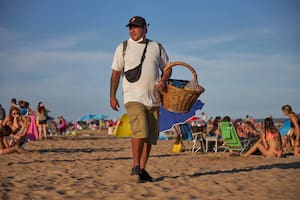Se consume todo el año, pero es durante las vacaciones de verano en la Costa Atlántica cuando el churro alcanza su máxima expresión