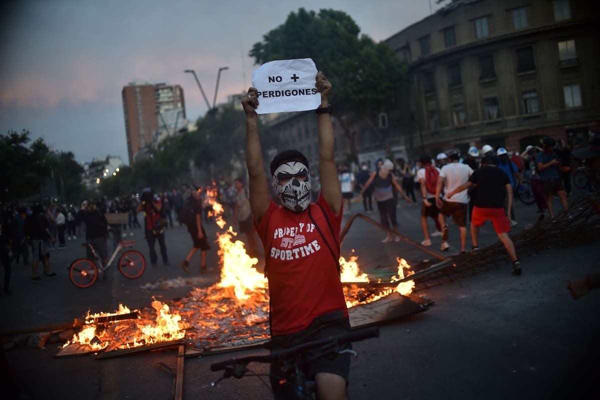 Se convocó a unja huelga general en la cuarta semana de movilizaciones en Chile