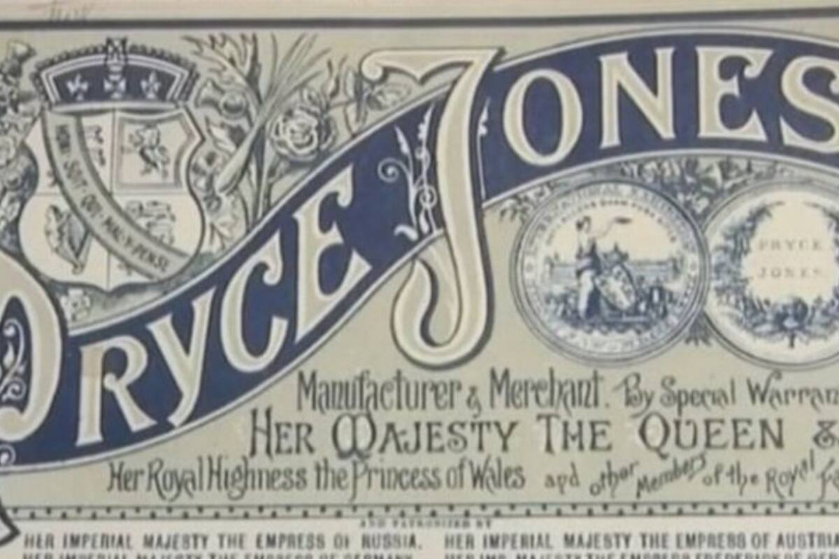 Se cree que el catálogo Pryce Jones fue el primer catálogo para ordenar productos por correo cuando empezó en 1861