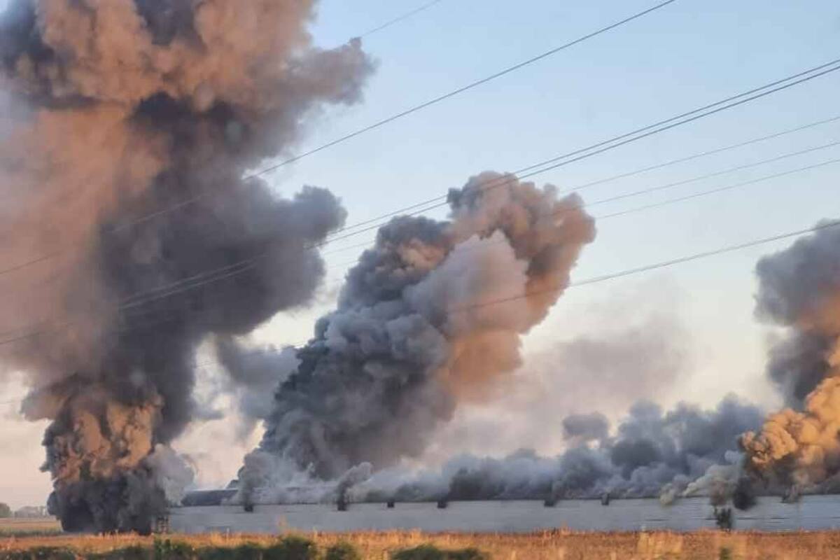 Se cree que el fuego se inició por una falla de alguna de las estufas en el interior del galpón principal