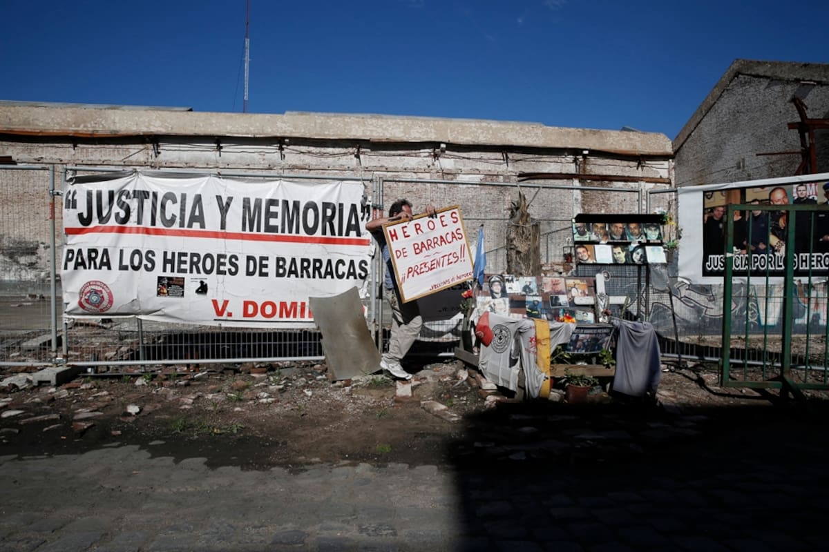 Se cumple un año del incendio y derrumbe del depósito de la empresa Iron Mountain en barracas, en el que fallecieron ocho bomberos y dos miembros de Defensa Civil.