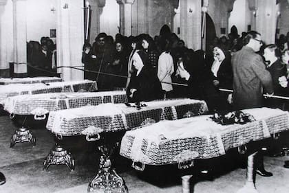 Las exequias de los curas palotinos en la parroquia de San Patricio, en 1976