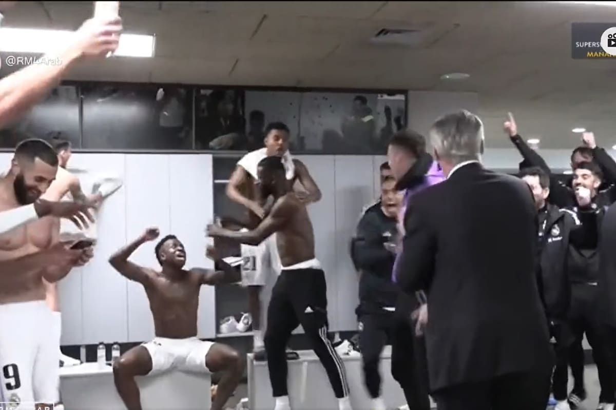 Se desata el festejo en el vestuario de Real Madrid tras la goleada a Barcelona 4-0 por la Copa del Rey y el anuncio del DT a sus jugadores