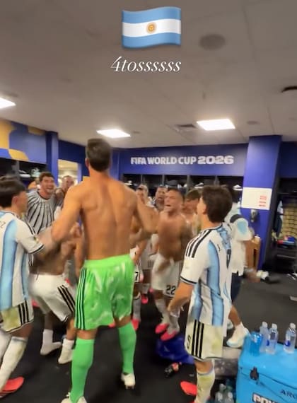 Se desató la locura en el vestuario argentino (Foto: @nicolasotamendi30)