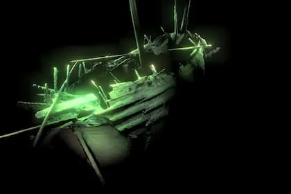 Se desconoce la identidad del barco, que ha sido apodado Okänt Skepp, "embarcación desconocida" en sueco