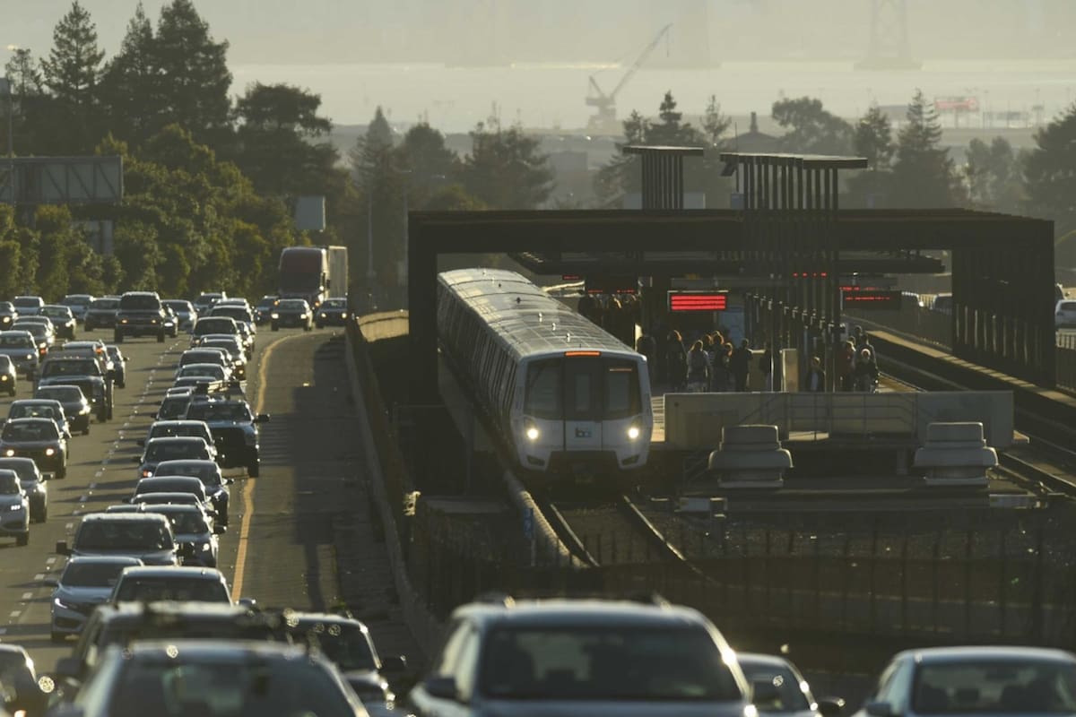 Se desconocen las causas de la suspensión del servicio de BART
