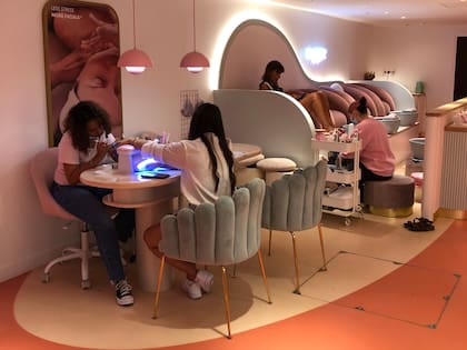 Se destinó parte del subsuelo a un espacio dedicado al bienestar, el relax y tratamientos de belleza