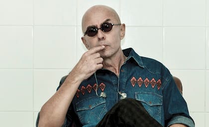 "Se dice por ahí que tengo una enfermedad. Sí, es verdad, el Parkinson me está pisando los talones. Pero bueno. Así es la vida”, anunció en 2016, minutos antes de un show