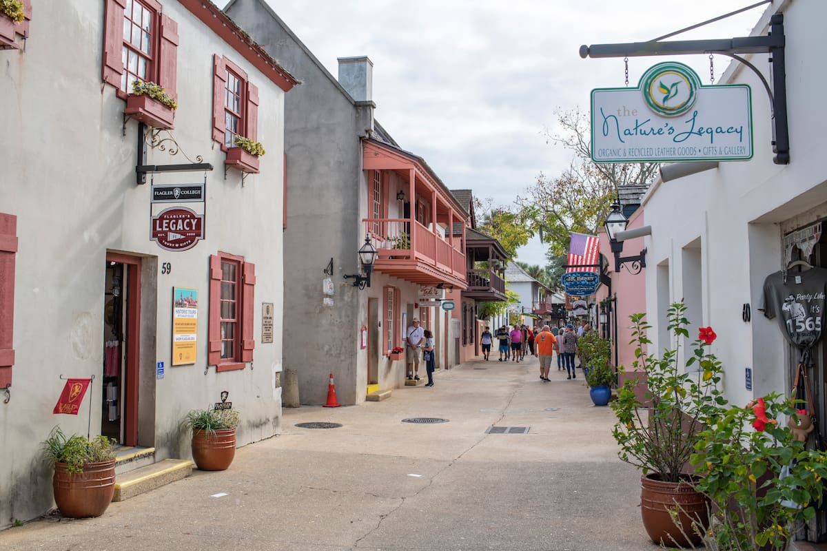 Se dice que San Agustín es la ciudad más antigua de los EE.UU. y es conocida por su arquitectura colonial española.