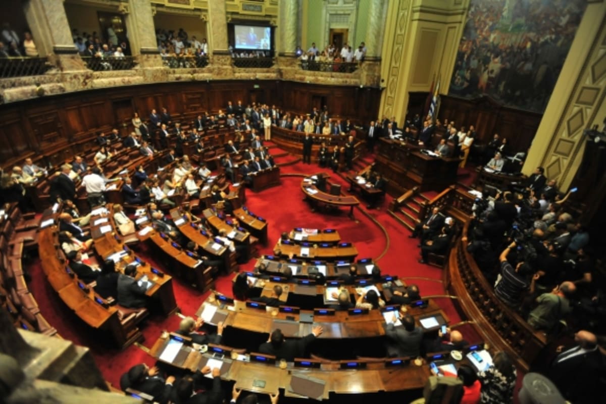 Se eliminarán las partidas prensa y fotocopias para los legisladores y se reducirán el 51% de las vacantes que se generen