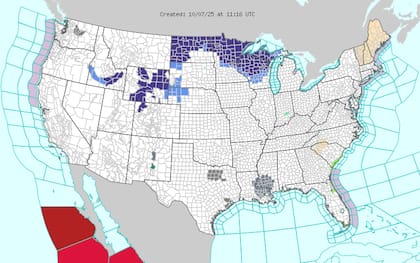 Se emitieron advertencias por heladas en Minnesota y Wisconsin donde las temperaturas mínimas descenderán bajo los 32 °F (0 °C), mientras en los panhandles de Oklahoma y Texas las máximas apenas alcanzarán los 60 °F (16 °C)