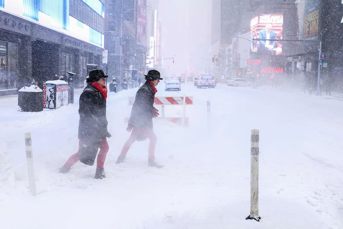 Se emitieron alertas de ventisca para la ciudad de Nueva York, Long Island, el sur de Connecticut, el noreste de Nueva Jersey y partes del bajo valle del Hudson desde el domingo 22 de febrero por la tarde hasta el lunes por la noche