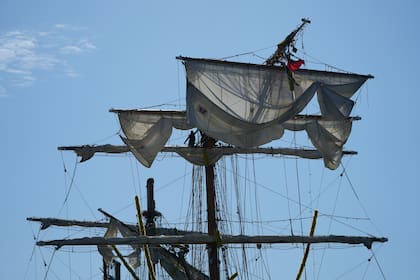 Se emitió un llamado de ayuda 45 segundos antes del impacto del Cuauhtémoc contra puente de Brooklyn