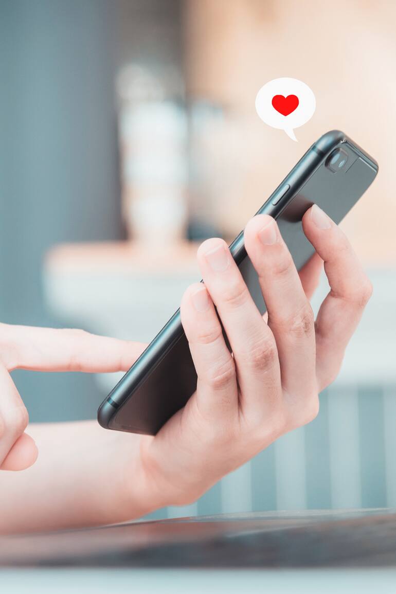 Se enamoraron en cuarentena, por celular